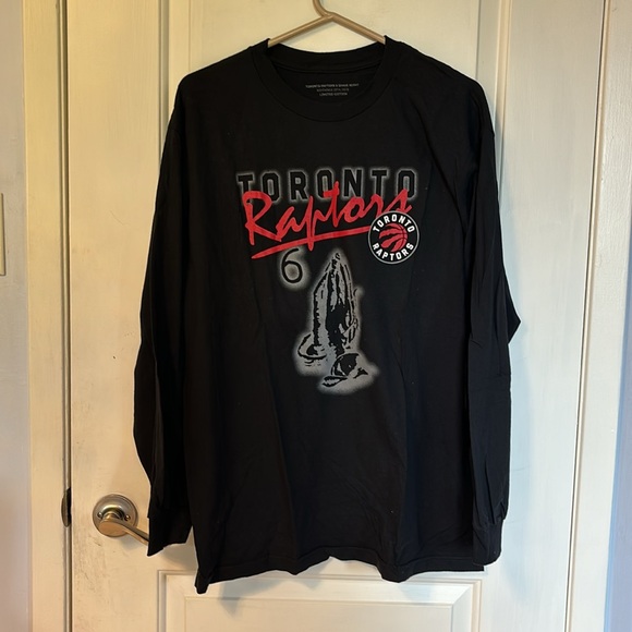 Drake Night x Toronto Raptors Limited Edition Long Sleeve - Picture 2 of 7